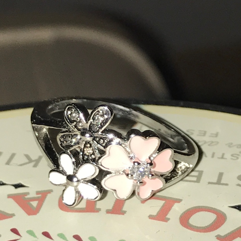 Flower ring NEW